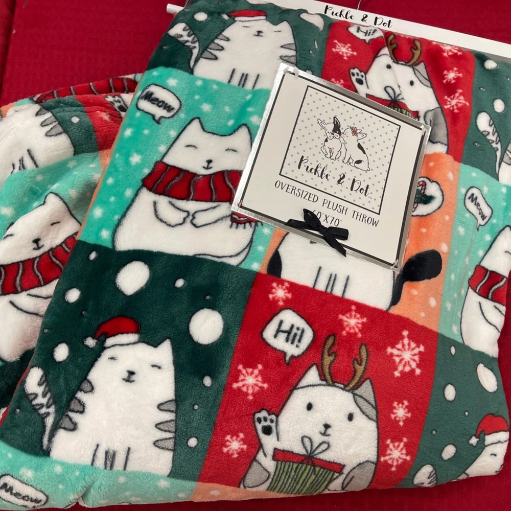 Christmas Cats Cartoon Style Holiday Plush Throw blanket NWT Red & Green